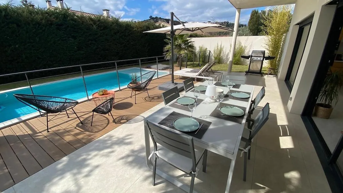 Villeneuve-lès-Avignon Villa Moderne Avec Piscine Chauffee