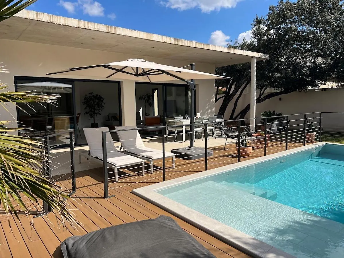 Villeneuve-lès-Avignon Villa Moderne Avec Piscine Chauffee צרפת