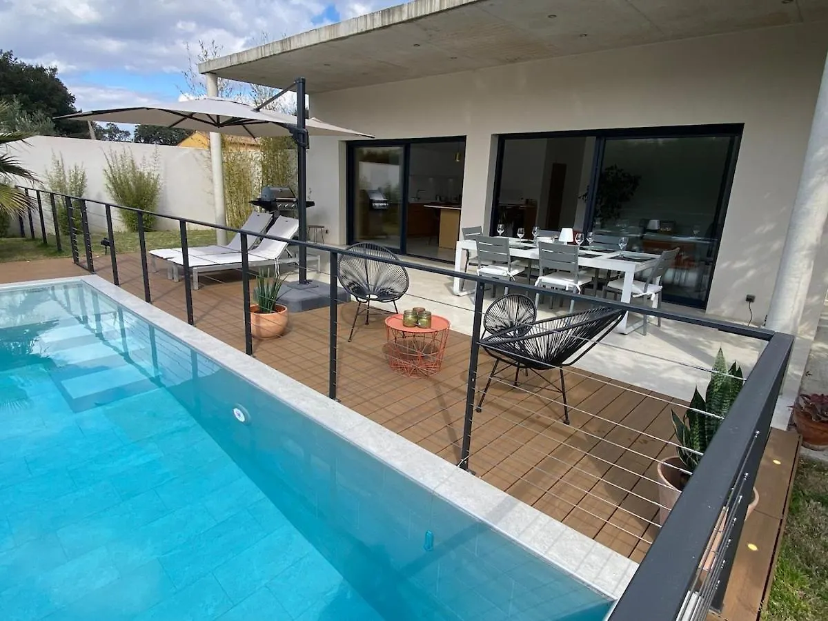 Villeneuve-lès-Avignon Villa Moderne Avec Piscine Chauffee צרפת